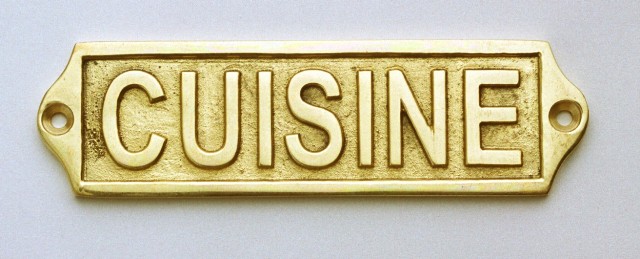 Plaque de porte en laiton avec motif  CUISINE  - décoration marine